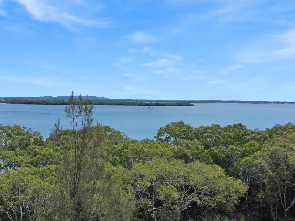 Macleay Island Waterfront – 1411m²