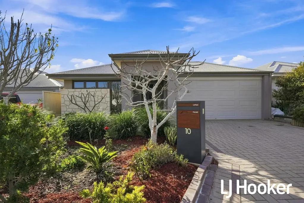 Spacious Family Home with Study, Solar & Modern Comforts