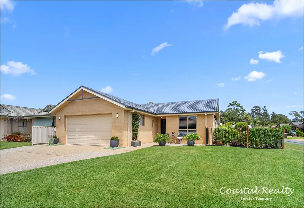 11 Nuwarra Circuit, Forster, NSW 2428
