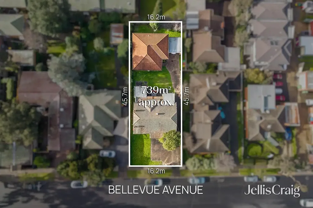 Rosanna 6房 两套住宅。一个产权。一个重大机遇 Two Homes. One Title. One Significant Opportunity
