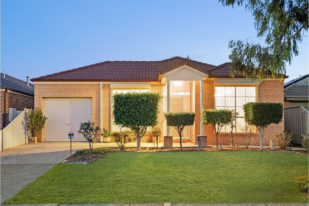 3 Sharrock Close, Caroline Springs, VIC 3023
