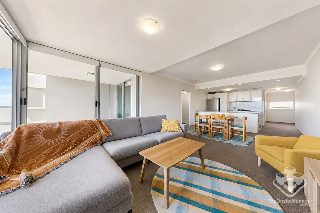 Indooroopilly 2 Bedroom High-Level Corner Apartment with Beautiful Pool Views