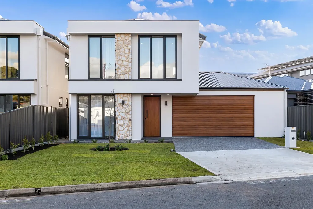 Brand New Large Modern 4 Bedroom Home