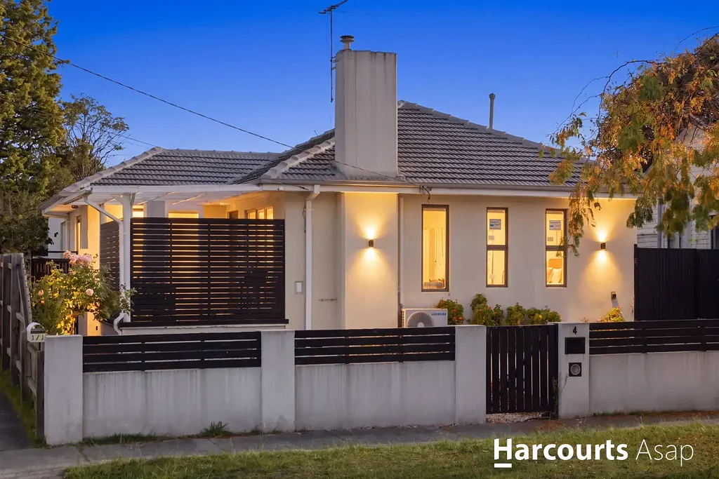 Dandenong North 3غرفة نوم Renovated, Reimagined, and Ready to Impress (Your Mother Will Approve)