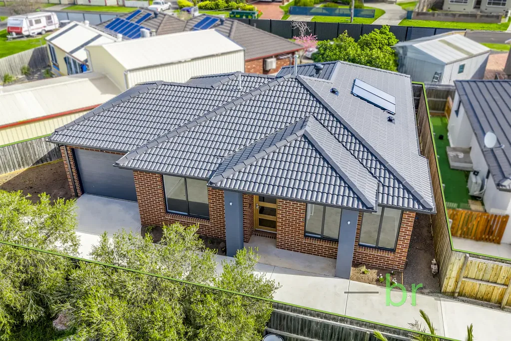 Lara 4房  BRAND NEW CUSTOM BUILT QUALITY HOME - FHOG Available $$$