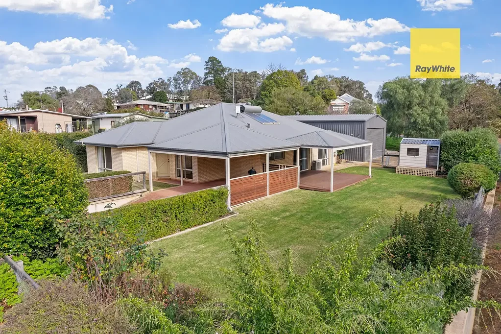 11 Purse Terrace, Boyup Brook, WA 6244