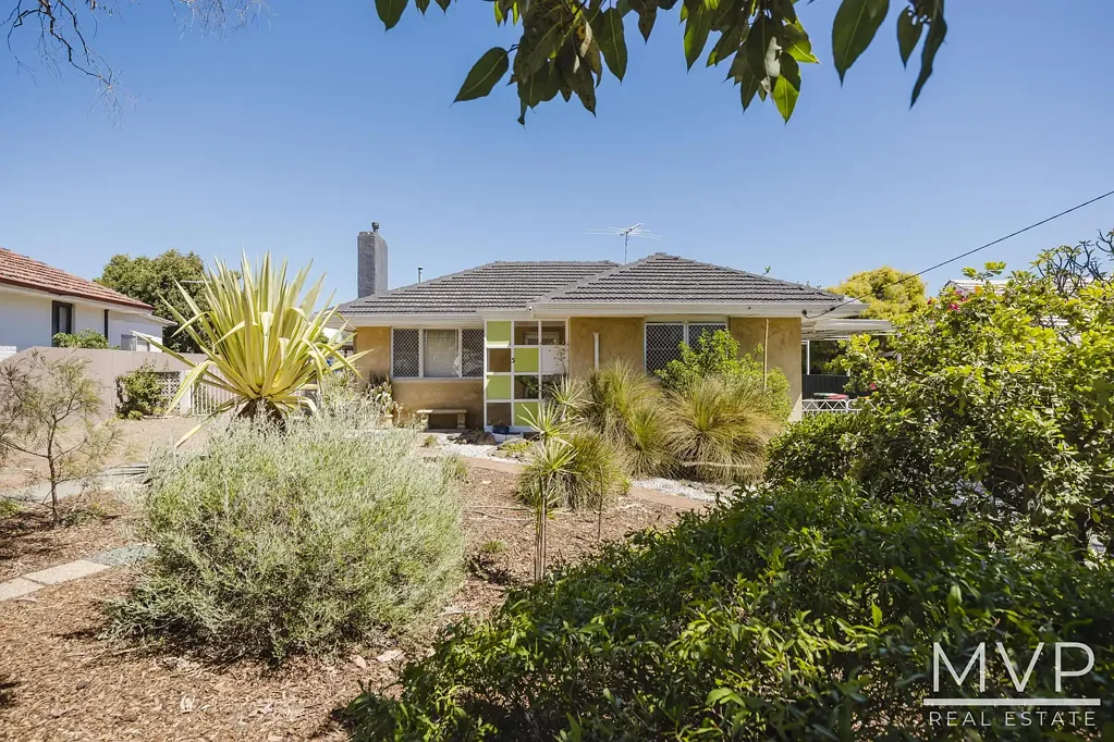 Coolbellup 3Moenga The Perfect 3 Bedroom Cooby Cottage with Bonus Big Studio!