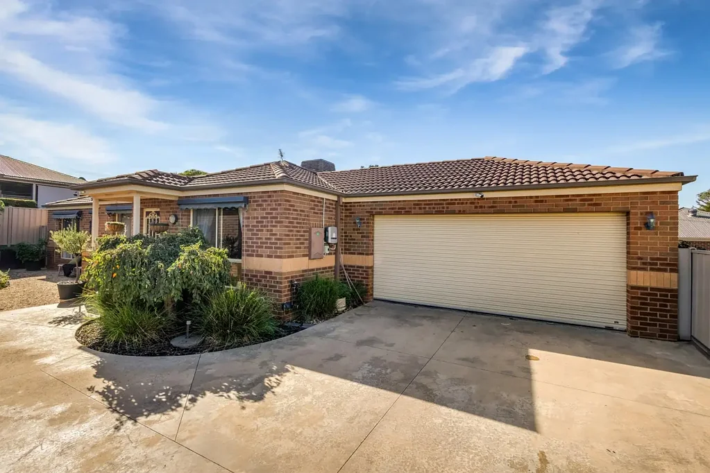 2/9 Sovereign Gardens, Kangaroo Flat, VIC 3555