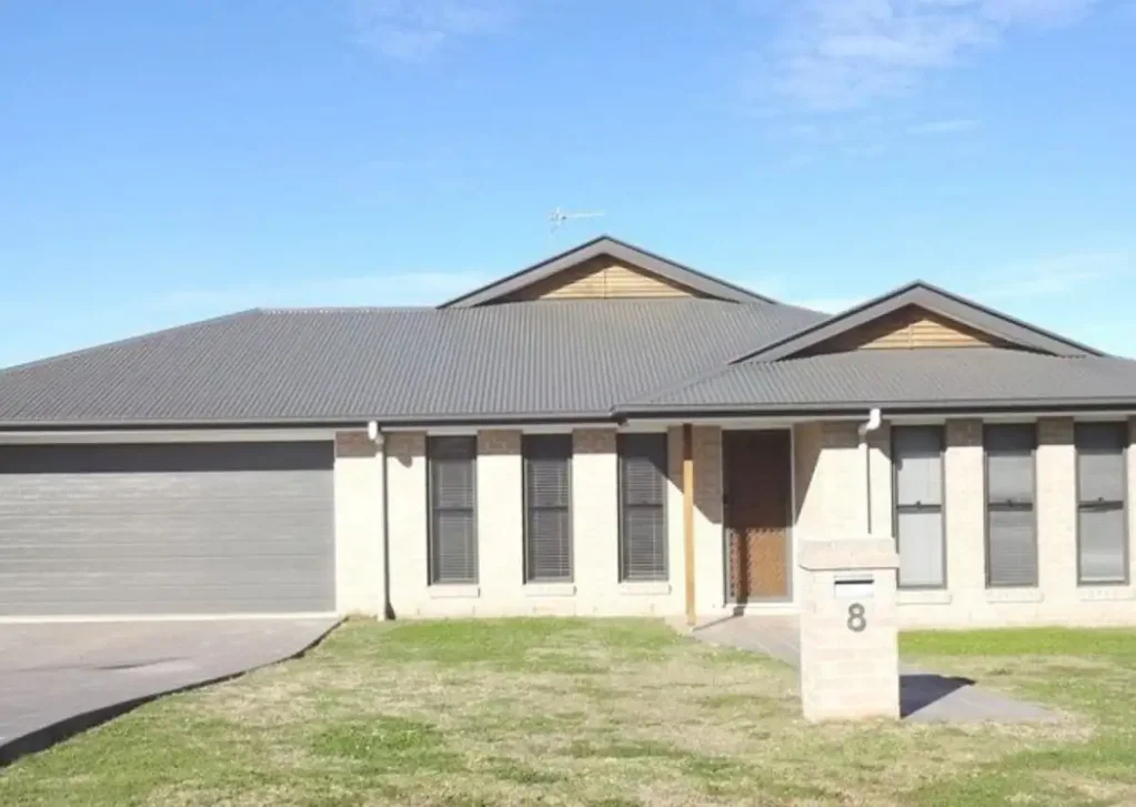 Modern Family Living in Peaceful Glenvale