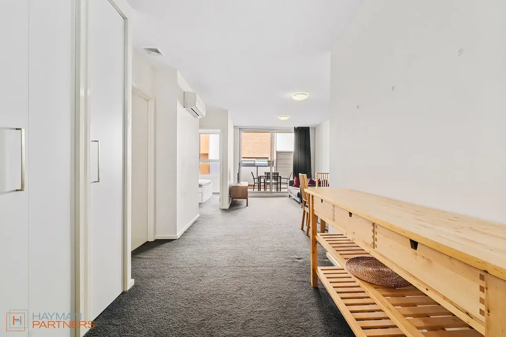 Fully Furnished Single Bedroom Apartment