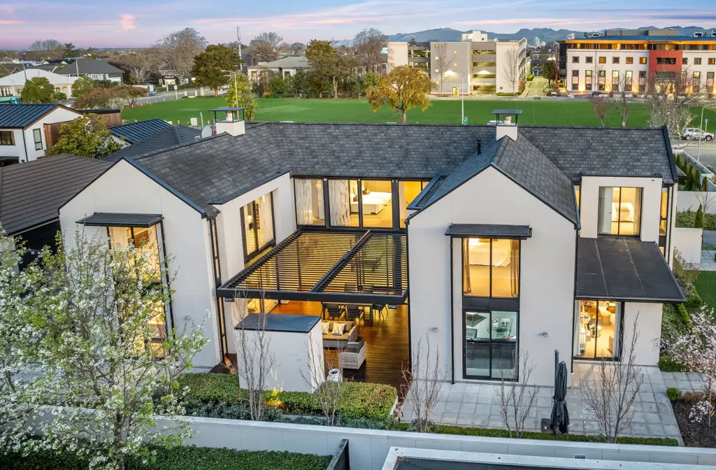 Merivale 7ਬੈੱਡਰੂਮ Luxury for Less - Serious Seller, Serious Value!