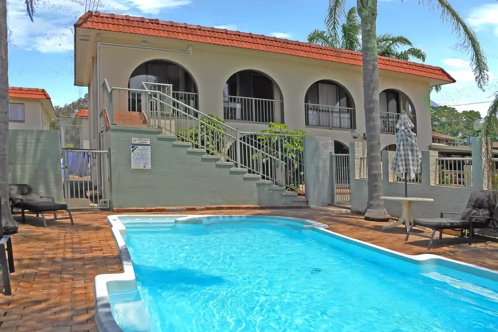 Light-Filled 2-Bedroom Unit in Prime Location with Resort-Style Amenities