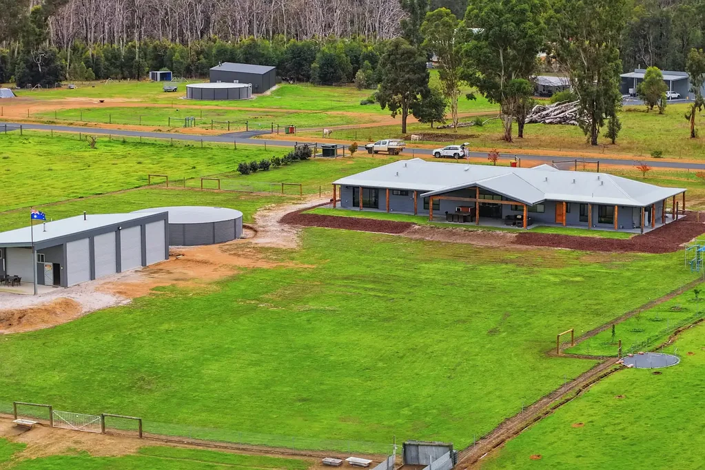 Bridgetown 4Zimmer High Spec Luxury Meets Rural Perfection