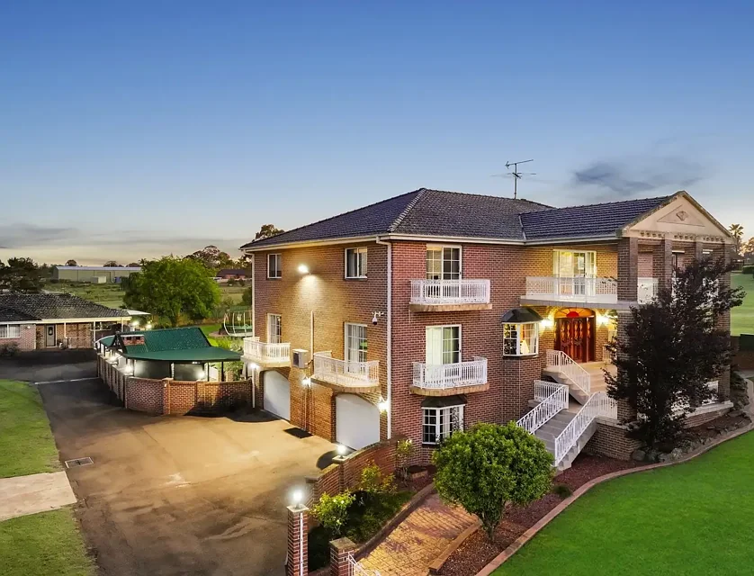 43 Masterfield Street, Rossmore, NSW 2557, 10 ਕਮਰੇ, 5 ਬਾਥਰੂਮ, House