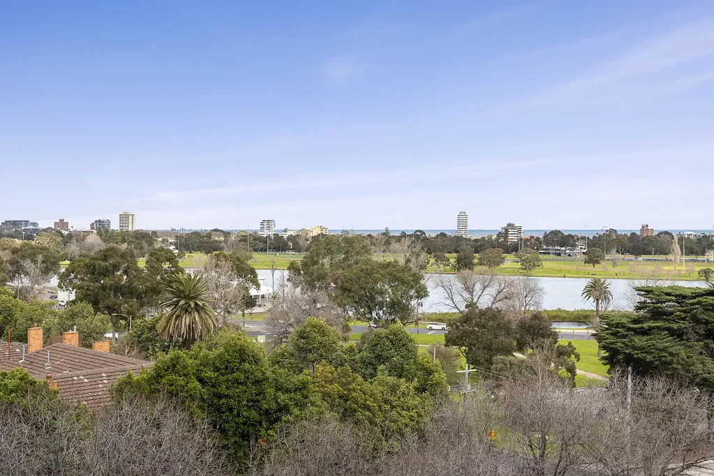 Melbourne 2બેડરૂમ Albert Park Lake and Bay Views with House-Like Proportions