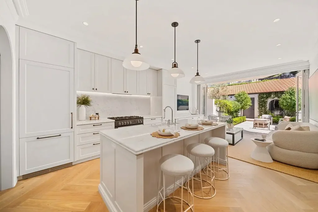 Designer Harbourside Living in Prestigious Double Bay Location