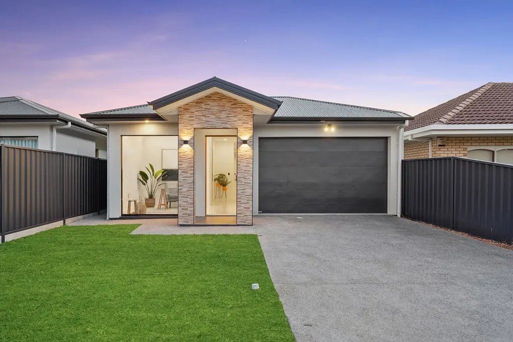 15A Lochside Drive, West Lakes, SA 5021