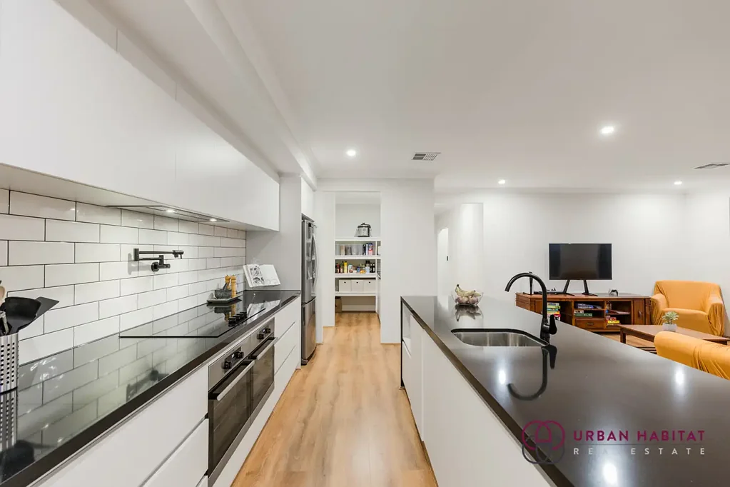 Medina 4Zimmer Stunning Near-New Abode with Space & Splendour Aplenty