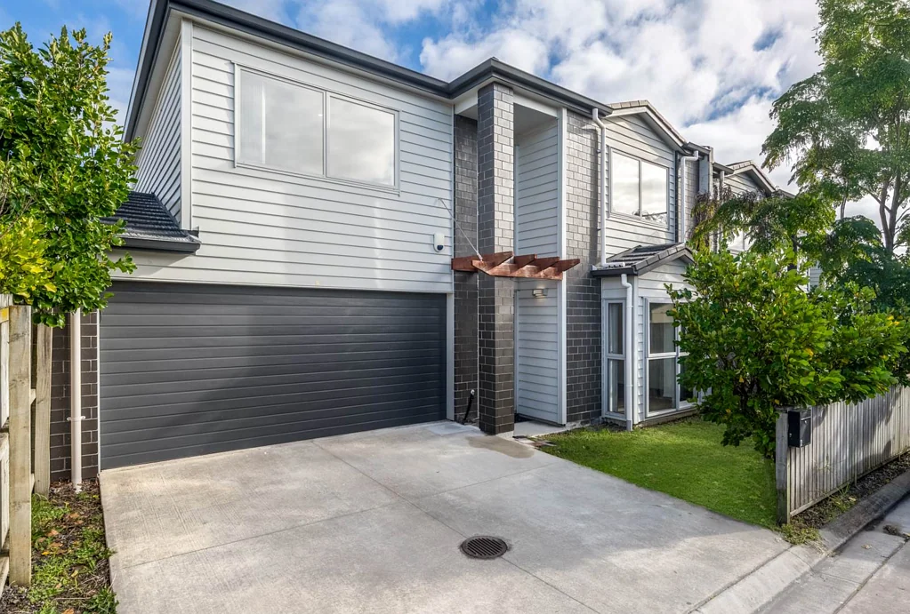 Favona 4Zimmer Modern living with double garage