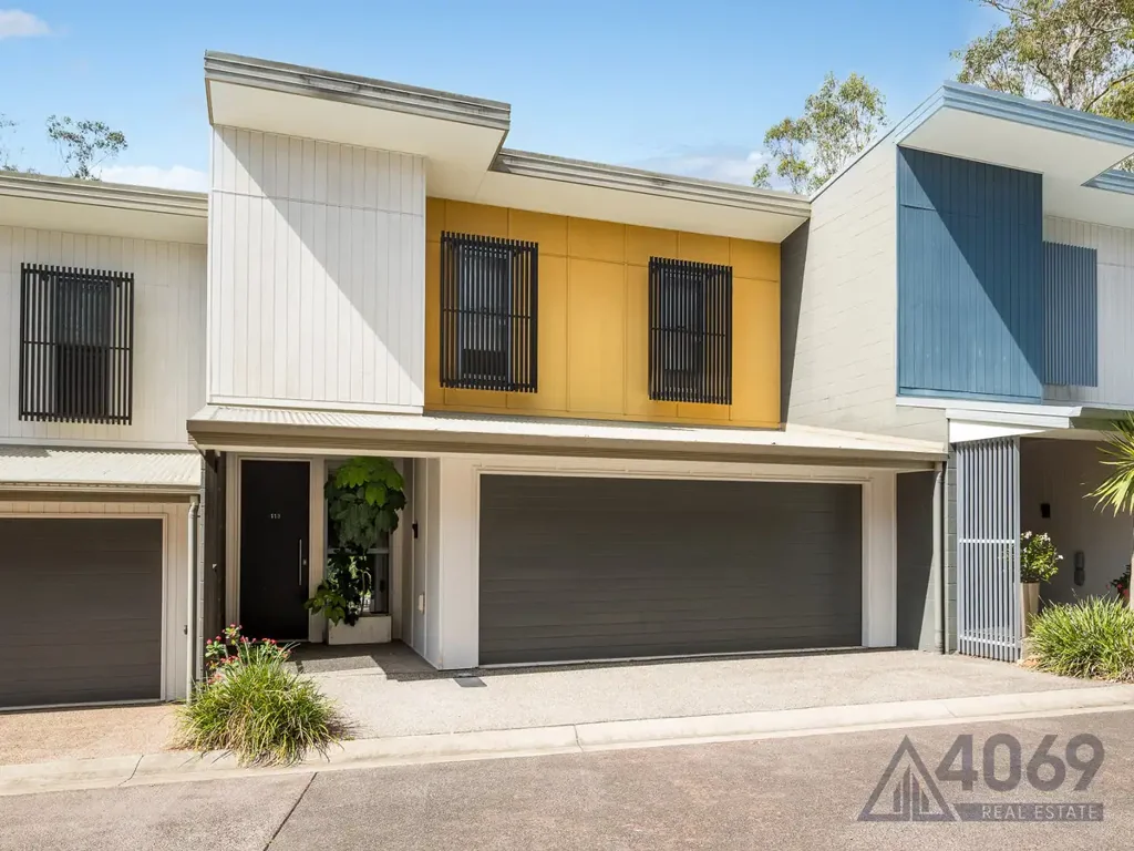 Kenmore 3 Slaapkamer Sophisticated Living in a Highly Desired Pocket