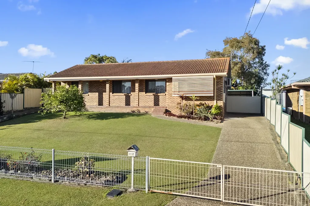 Bethania 4chambre Where Space Meets Opportunity!