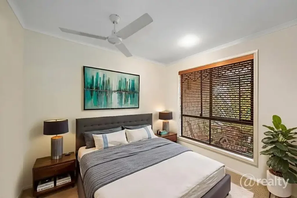 Warner 4 Slaapkamer SPRAWLING & TRANQUIL 303m2 ENTERTAINER’S PARADISE WITH NATURAL RESERVE VIEWS!