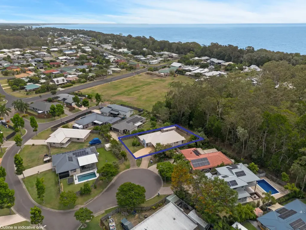 6 Twin Fin Court, Toogoom, QLD 4655