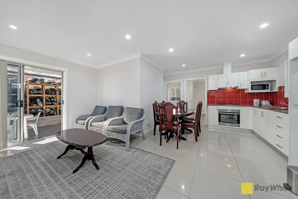 Modern & Comfortable - Car spaces Included