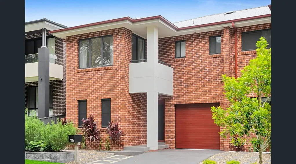 Modern & Low-Maintenance Living in a convenient location