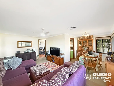 15 Eyre Street, Dubbo, NSW 2830, 4房, 1浴, House