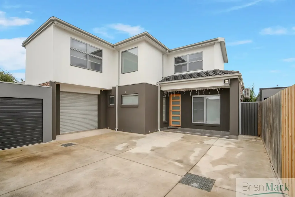 2/54 Kookaburra Avenue, Werribee, VIC 3030