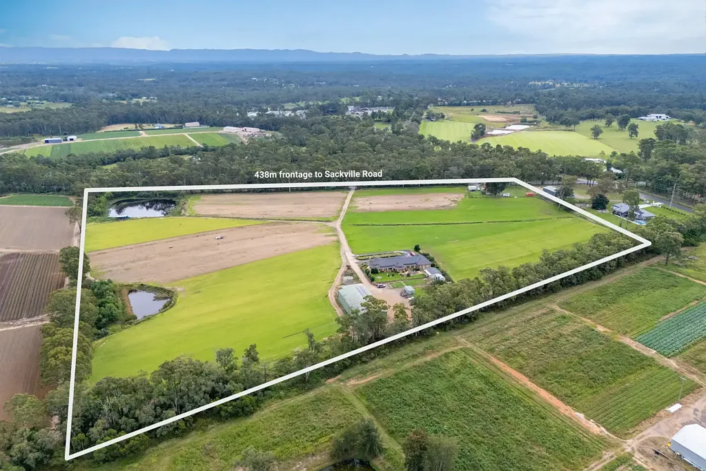Ebenezer 6Zimmer CURRENTLY A TURF FARM - SUIT VARIOUS AGRICULTURAL OPPORTUNITES - GREAT INCOME STREAM MULTIPLE HOMES PLUS WATER AND SHEDDING...ENDLESS OPPORTUNITIES..!