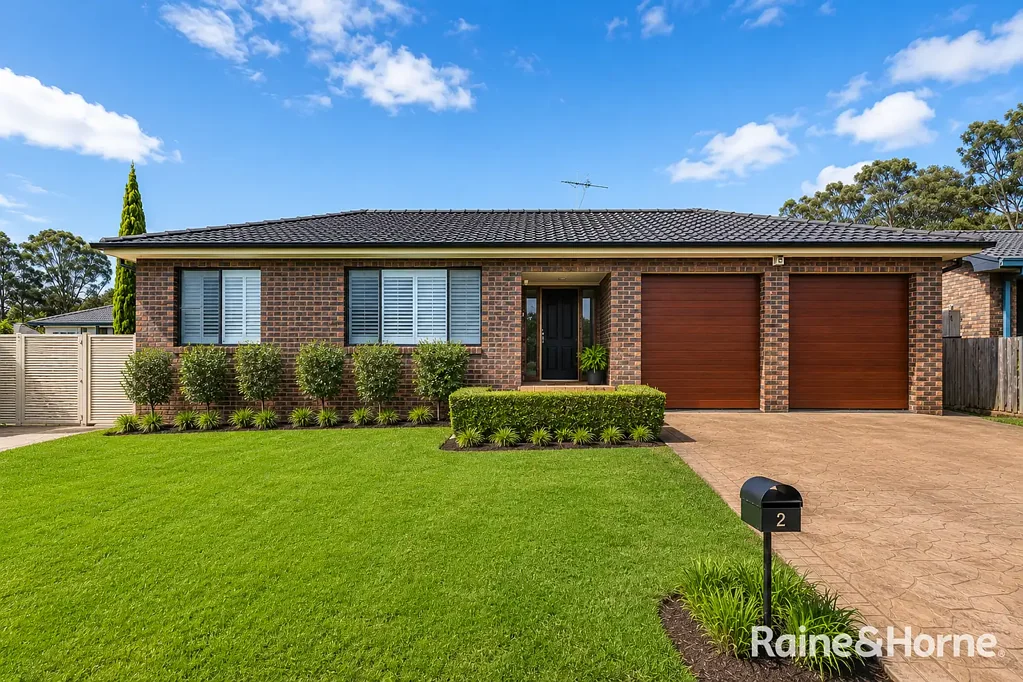Charming 4 Bedroom Family Home in St Clair!