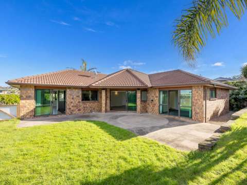 Gulf Harbour 4房  Timeless Elegance + Stunning Views