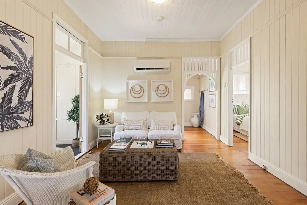 East Brisbane 3房  Lifestyle, Location and Character - 607sqm in the Inner City