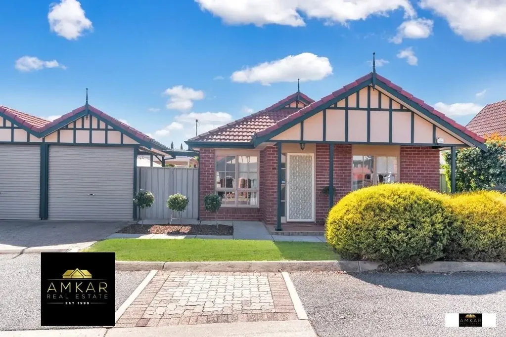 Welcome to this spacious and secure courtyard homette near the CBD .