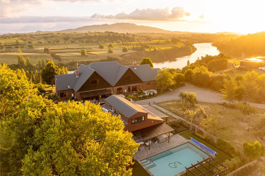 Karapiro 6房  Private Luxury Retreat with Proven Home and Income