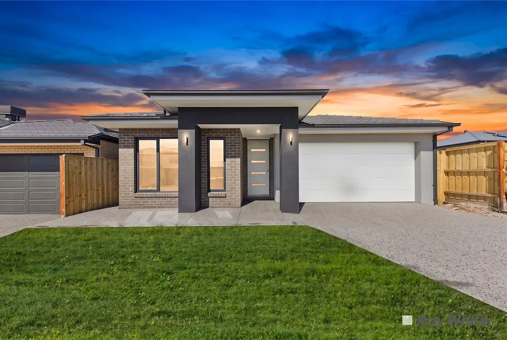 Clyde North 4Kwarto Thoughtfully Designed for Modern Family Living
