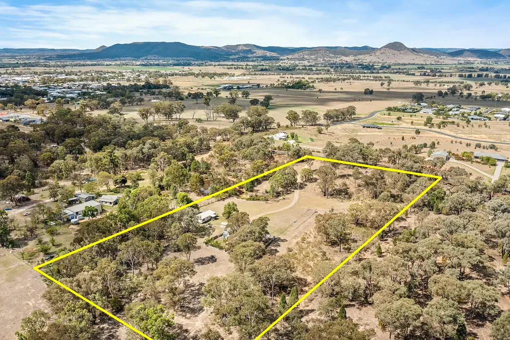 Mudgee 3બેડરૂમ 5.8 ACRES OF ENDLESS POTENTIAL ON TOWNS DOORSTEP