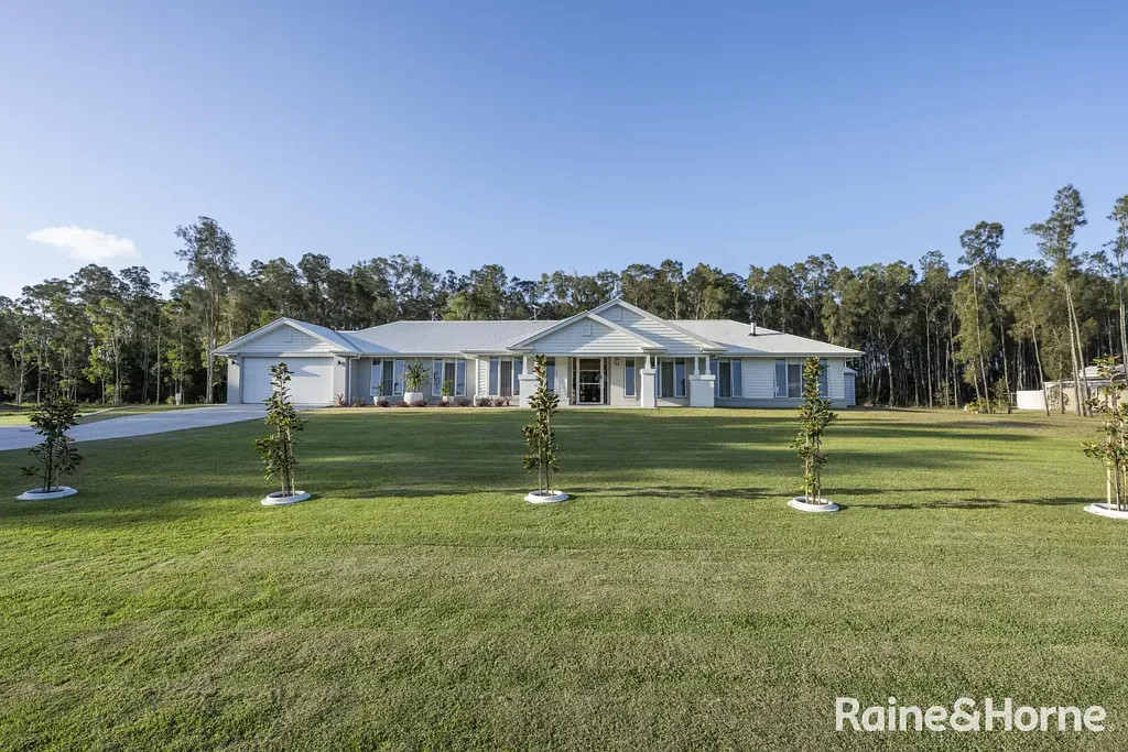 Yamba 4chambre Elegance Style Privacy on 5000m2 in Coastal Yamba