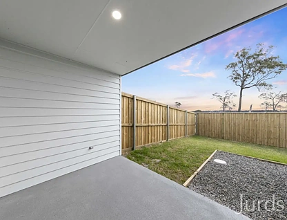 1/66 Malachite Street, Chisholm, NSW 2322, 3房, 2浴, 公寓