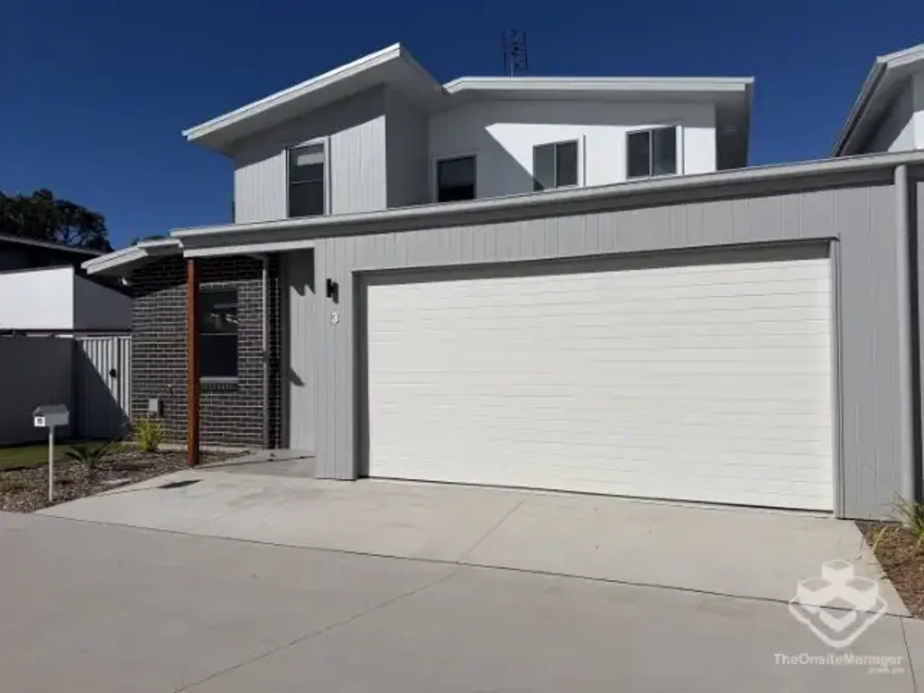 Brand New 4 Bed 3 Bath 2 Car Townhouse