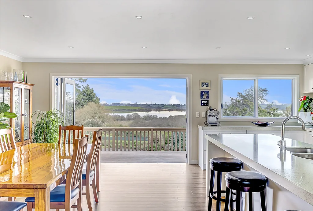 Huntly  Serene Country Living with Spectacular Lake Views