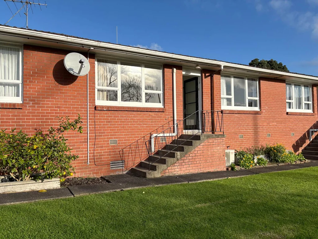 MICHAELS AVE UNIT TO CALL HOME!