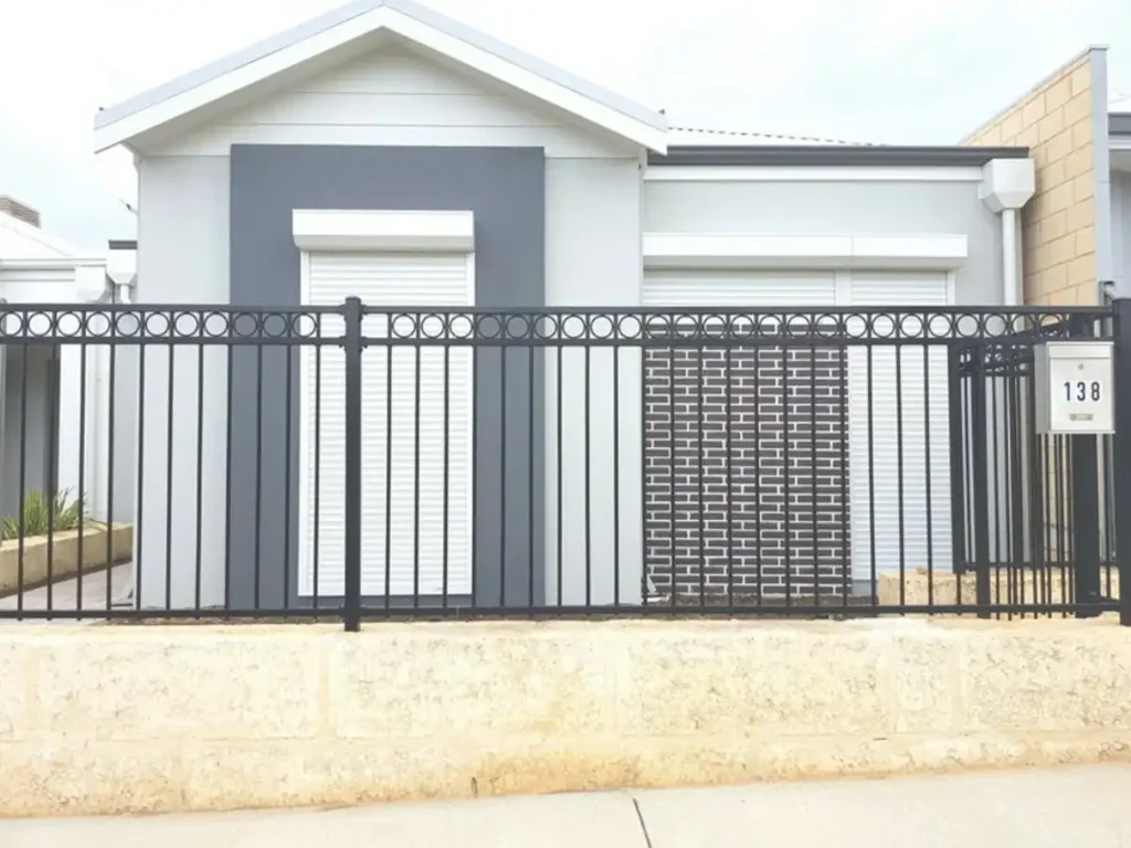 This DELIGHTFUL Cottage Home located in the HEART of the Thr