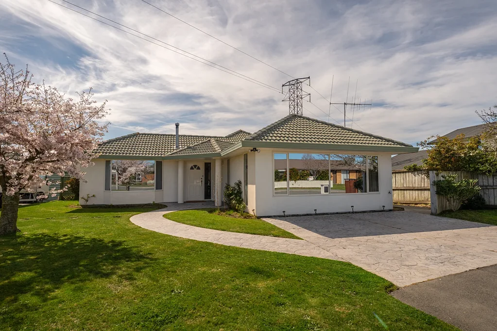 Marchwiel 4 Bedroom Family Living