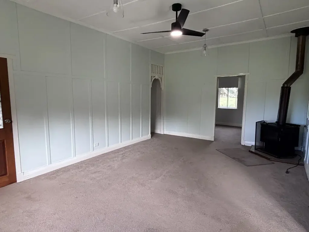 3 Bedroom Farmhouse on 1/4 acre in Sleepy Hollow