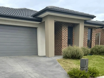 22 Colonnade Street, Clyde North, VIC 3978, 4房, 2浴, House