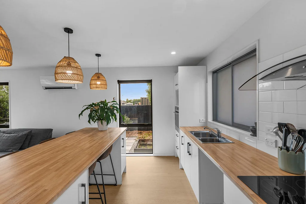 Aranui 3ਬੈੱਡਰੂਮ Need Space, Style, and A Huge Garage?