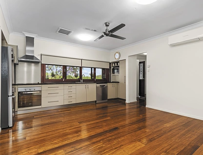 106 Flowers Road, Caboolture, Moreton Bay Region, 5 침실, 2 욕실, House
